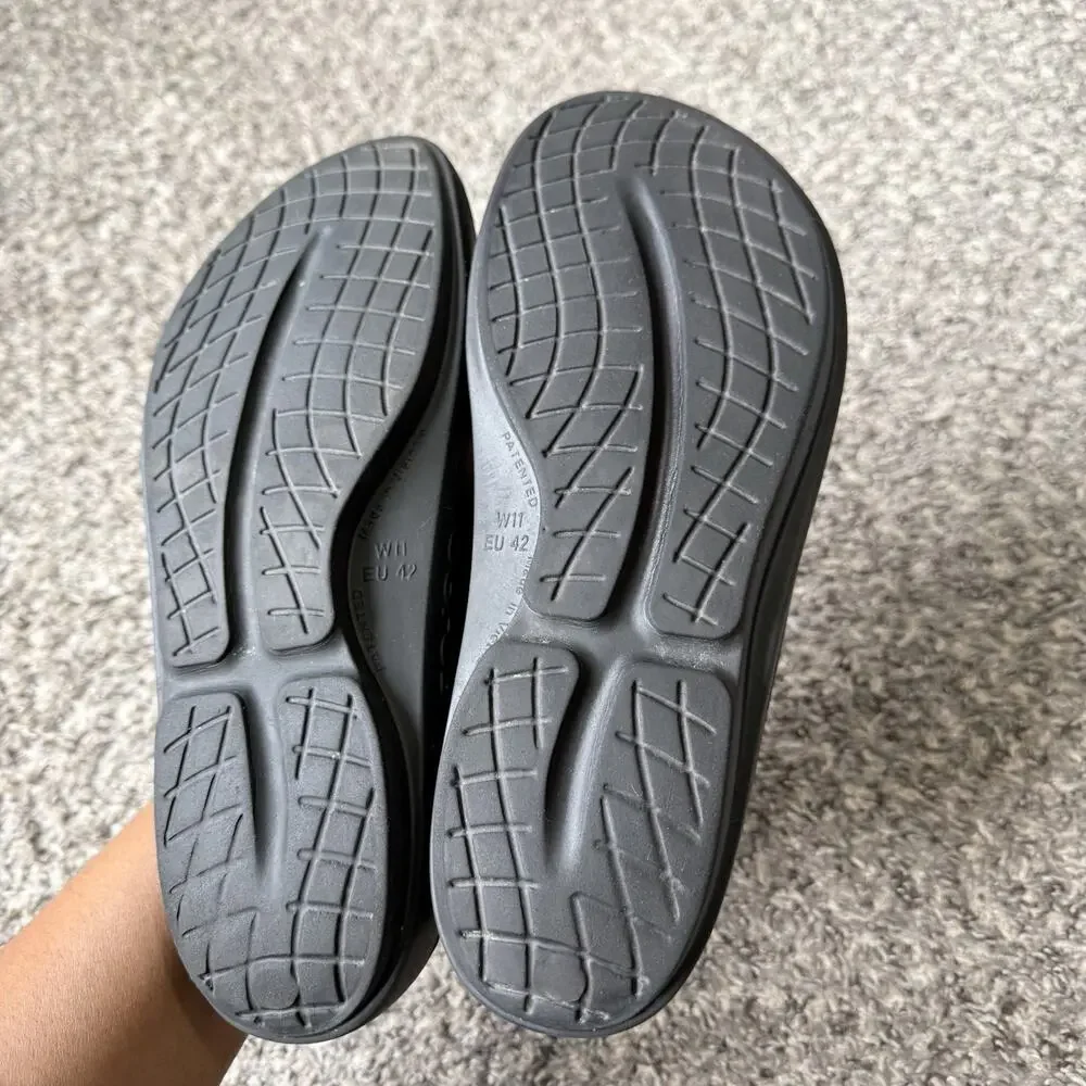OOFOS OOlala Luxe Recovery Thong Flip Flop Sandals Midnight Spectra Women’s 11